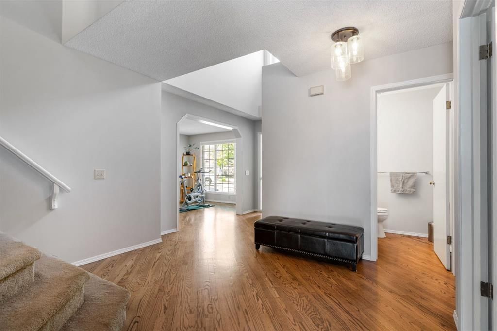 39 Harvest Oak Green NE, Calgary — photo 4 of 47