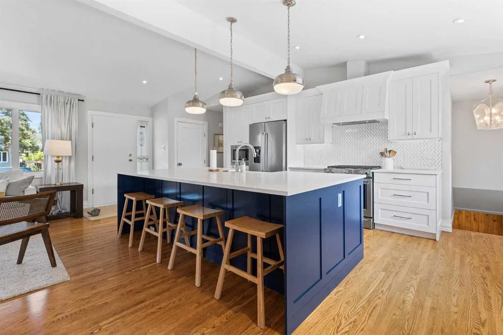 27 Gordon Drive SW, Calgary — main listing photo