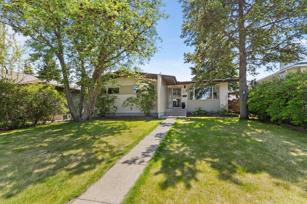27 Gordon Drive SW, Calgary — photo 3 of 49
