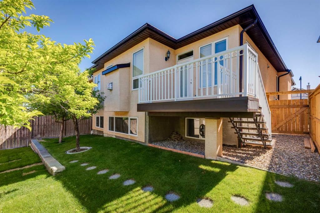 72 Panatella Manor NW, Calgary — photo 3 of 43