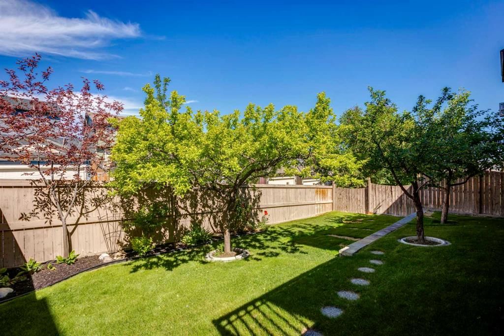 72 Panatella Manor NW, Calgary — photo 4 of 43