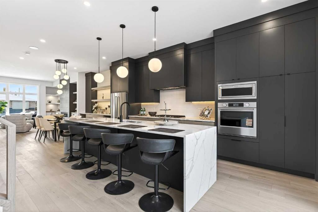 2417 26 Street SW, Calgary — photo 4 of 50