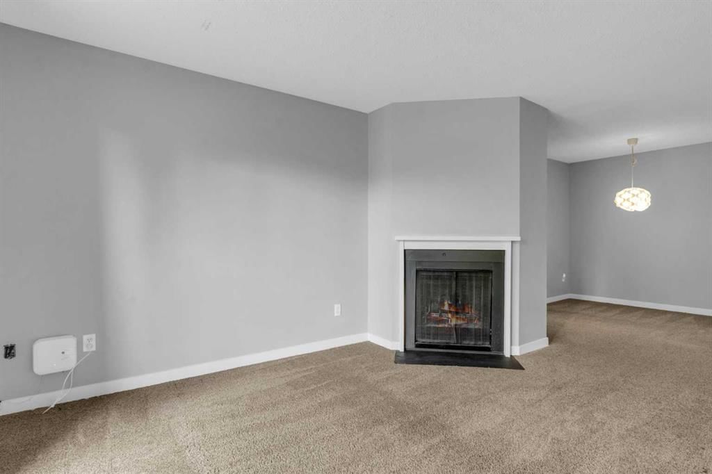 9203, 315 Southampton Drive SW, Calgary — photo 4 of 37