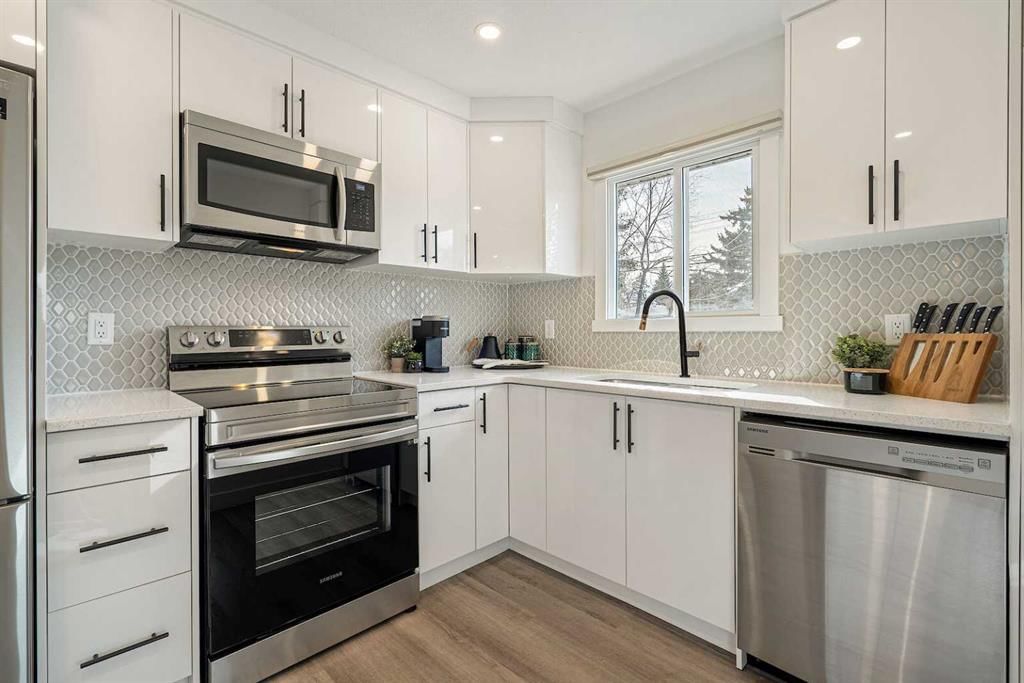 8611 Fairmont Drive SE, Calgary — photo 5 of 37