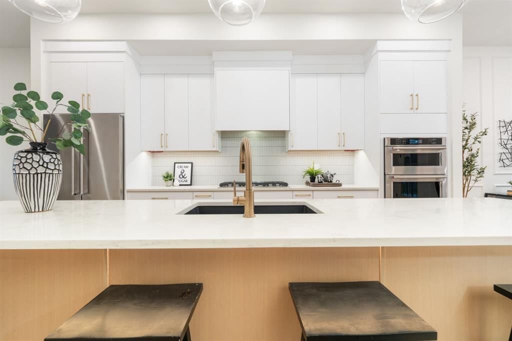 2522 4 Avenue NW, Calgary — photo 5 of 27