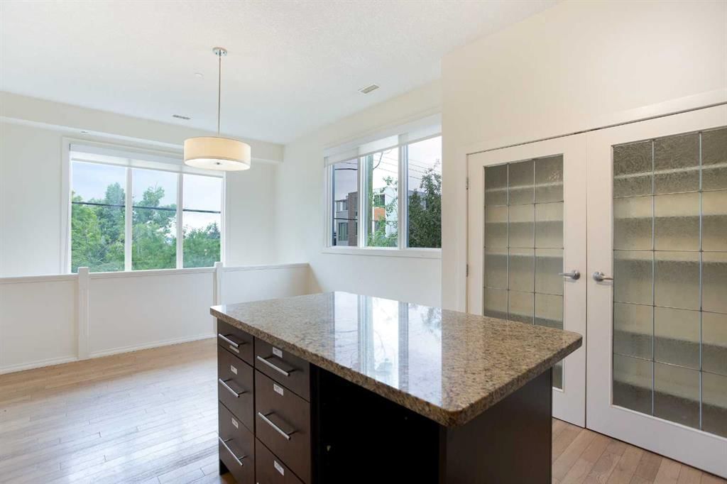 1, 2101 17 Street SW, Calgary — photo 4 of 28