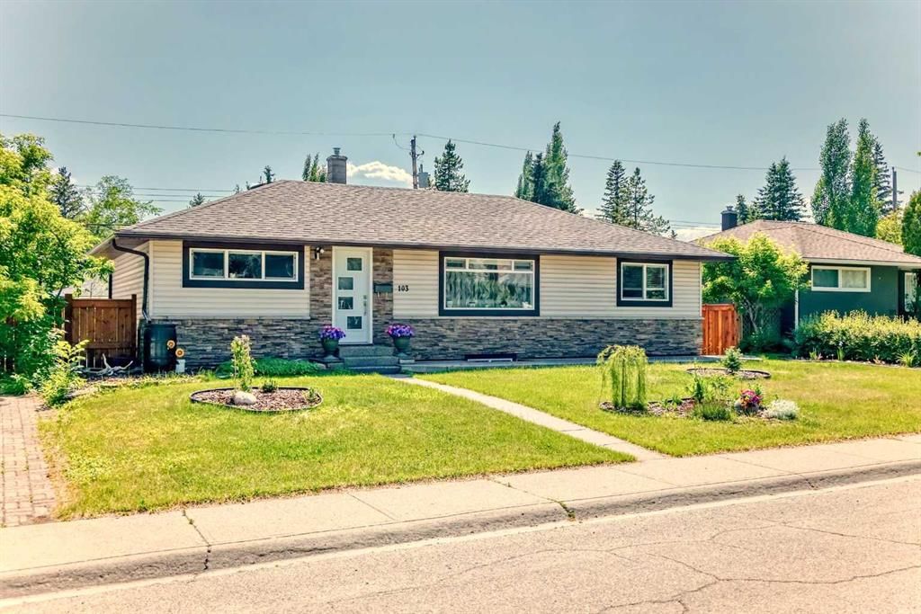 103 Warwick Drive SW, Calgary — photo 2 of 40