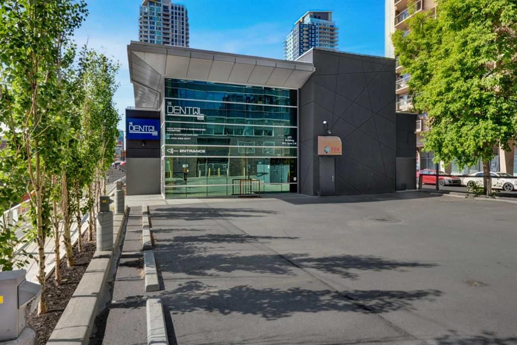 902 9 Avenue SW, Calgary — main listing photo