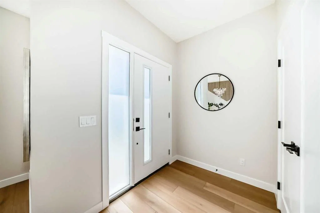4816 70 Street NW, Calgary — photo 2 of 48