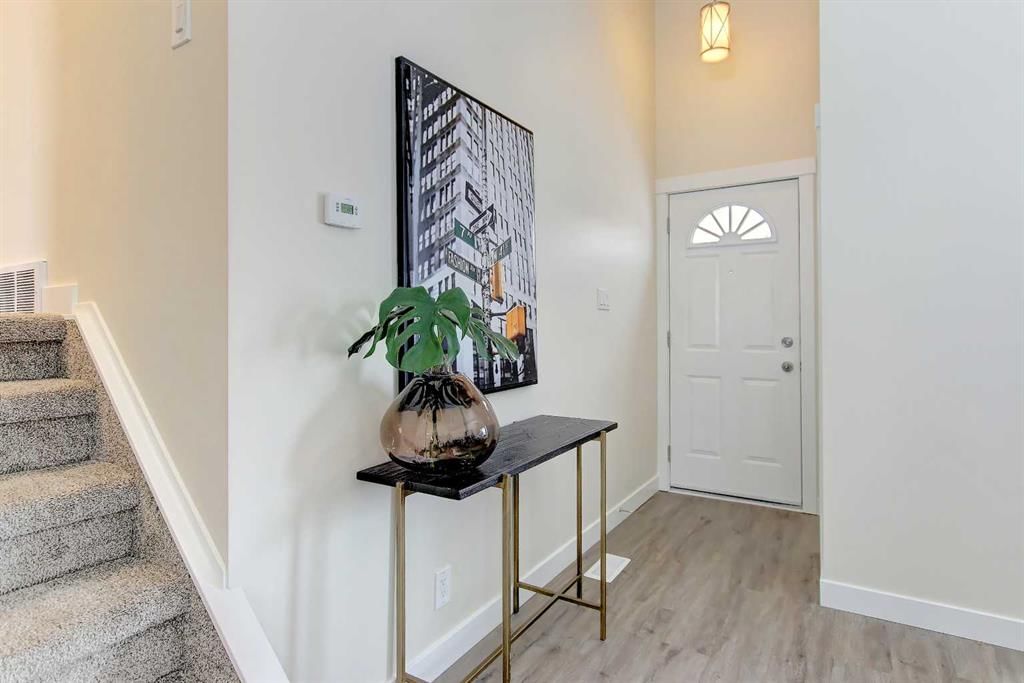272 Acadia Drive SE, Calgary — photo 2 of 45
