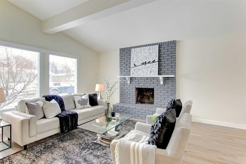 272 Acadia Drive SE, Calgary — photo 4 of 45