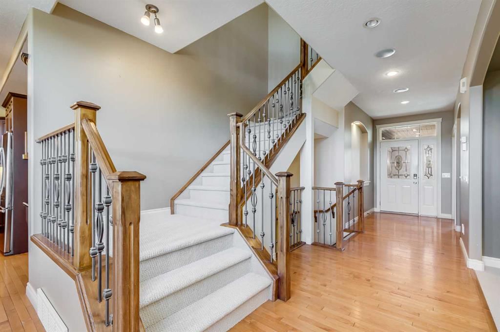 86 Springborough Green SW, Calgary — photo 2 of 43