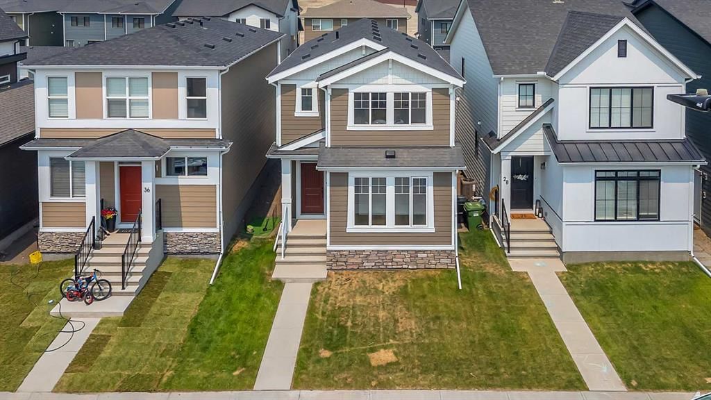 32 Rowmont Common NW, Calgary — photo 3 of 50