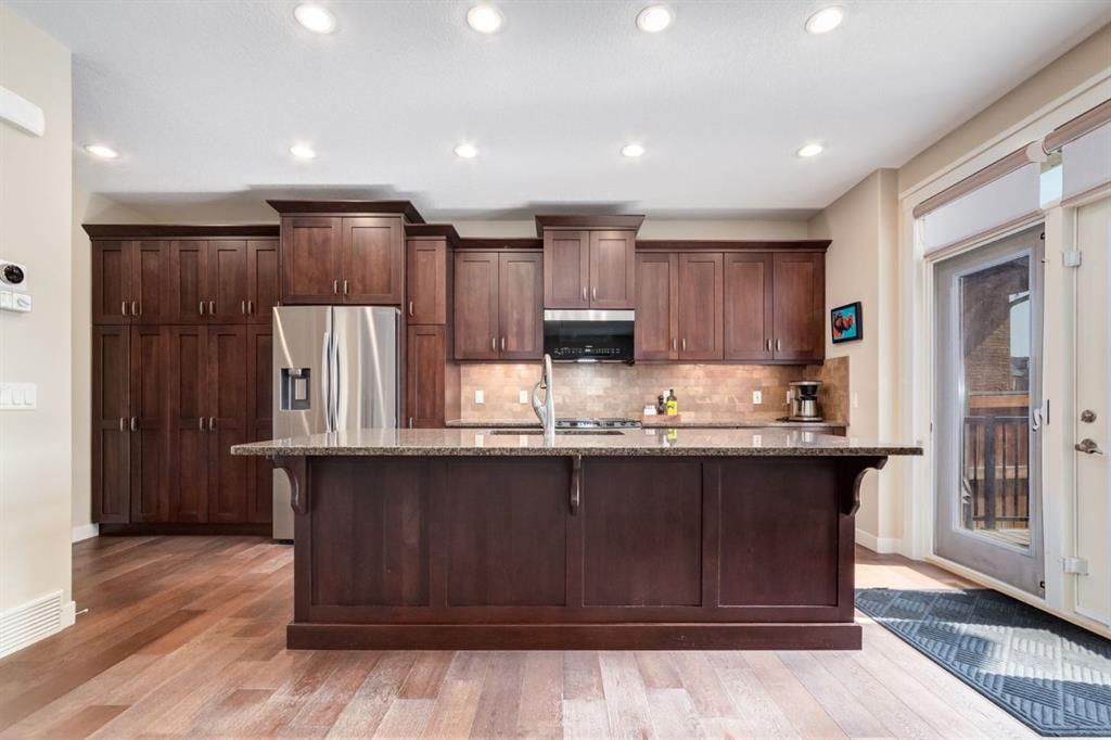 35 Cranarch Circle SE, Calgary — photo 4 of 38
