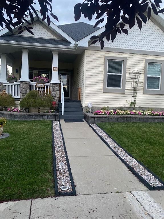 42 Inverness Close SE, Calgary — photo 3 of 48