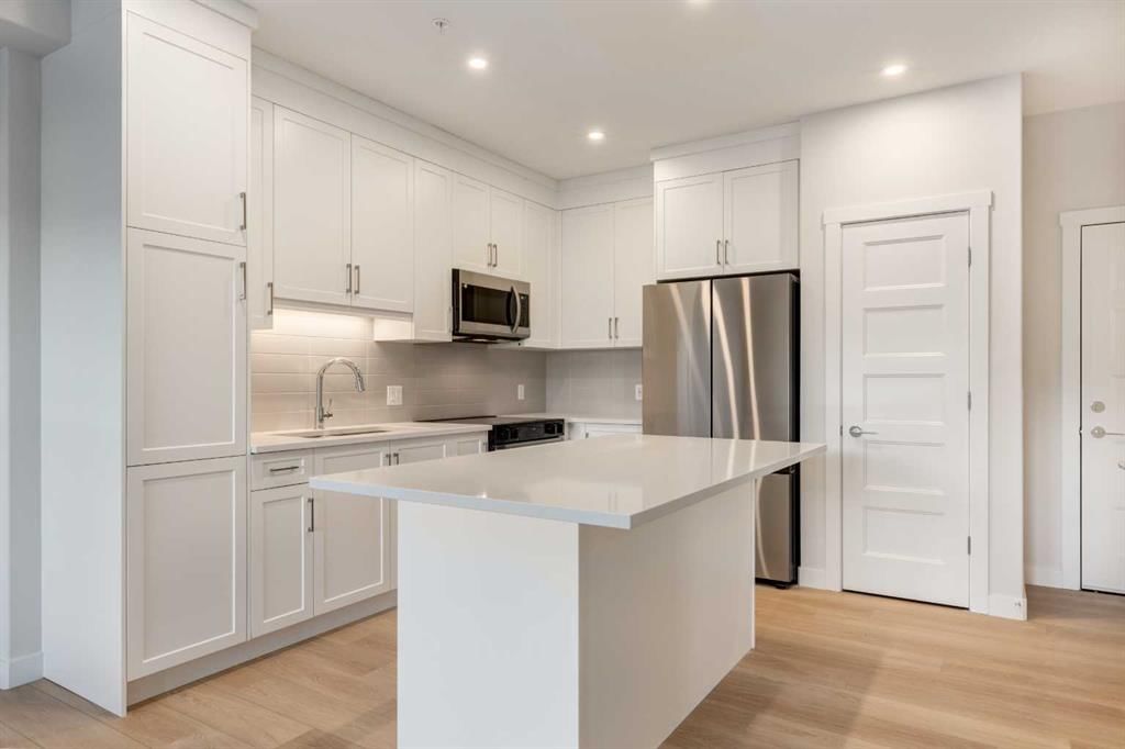 1202, 63 Arbour Lake Court NW, Calgary — photo 4 of 16