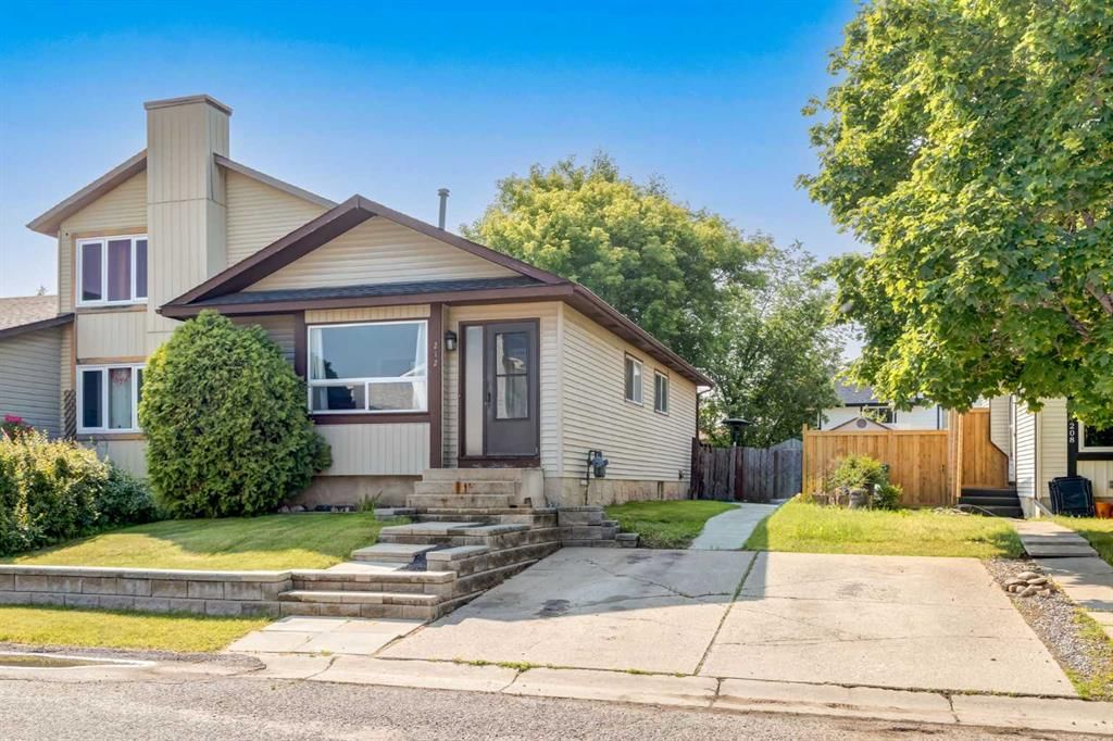 212 Deerview Court SE, Calgary — photo 2 of 37