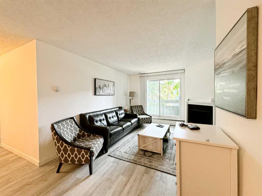 7211, 315 Southampton Drive SW, Calgary — photo 3 of 35
