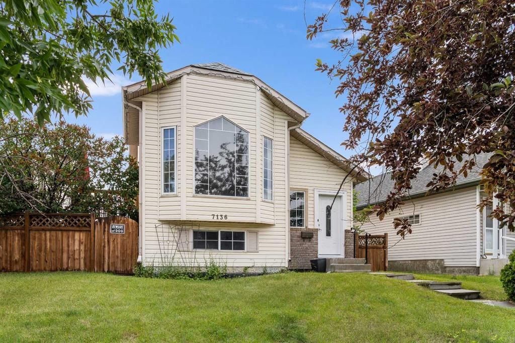 7136 Laguna Way NE, Calgary — main listing photo