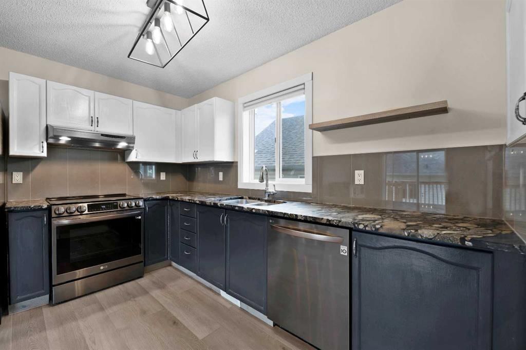 7136 Laguna Way NE, Calgary — photo 2 of 22