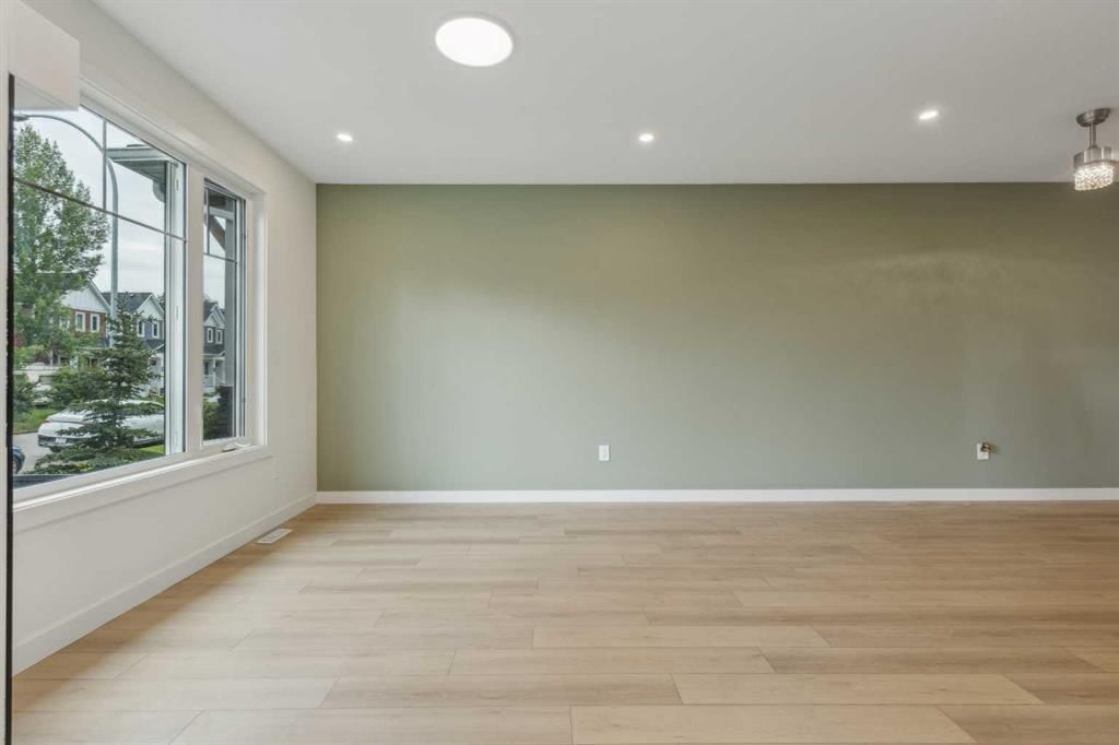 1, 413 13 Avenue NE, Calgary — photo 4 of 33