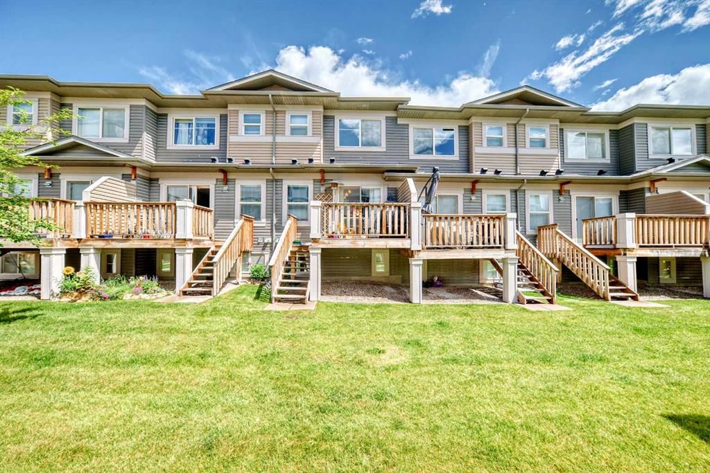 528 Sage Hill Grove NW, Calgary — photo 3 of 45