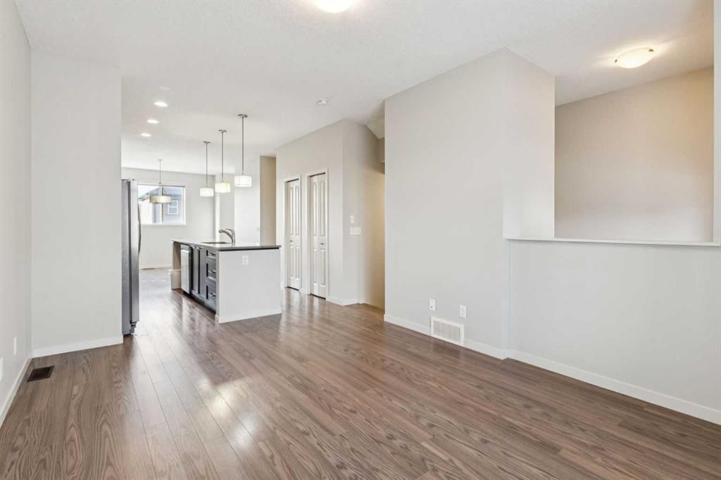 105 Copperpond Row SE, Calgary — photo 5 of 27
