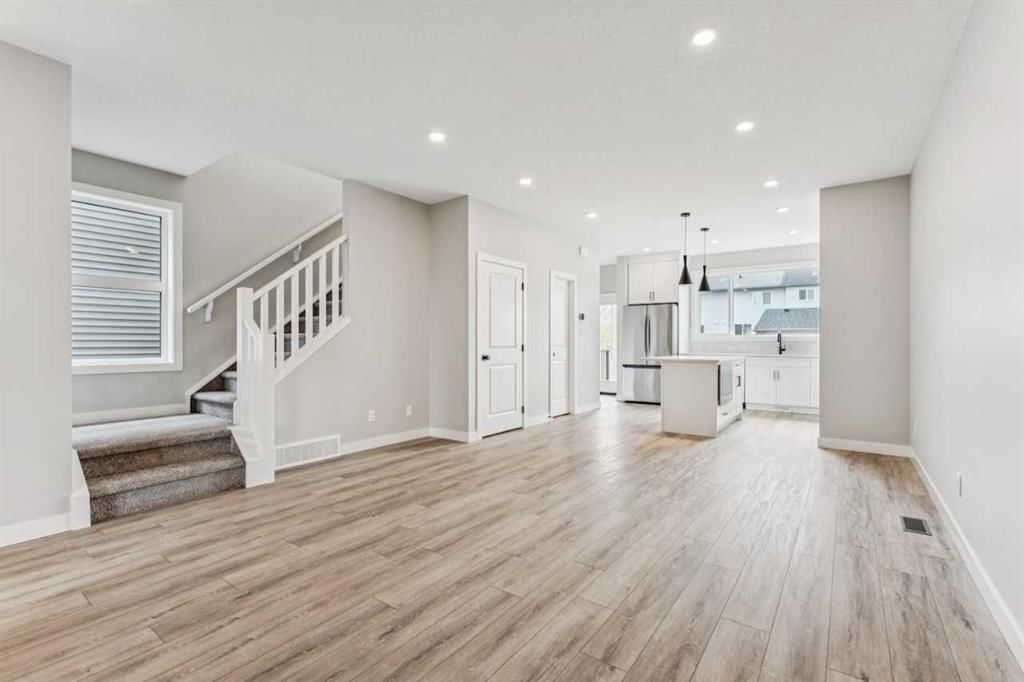 41 Savanna Place NE, Calgary — photo 5 of 42