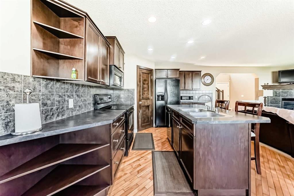 79 Everstone Drive SW, Calgary — photo 5 of 39