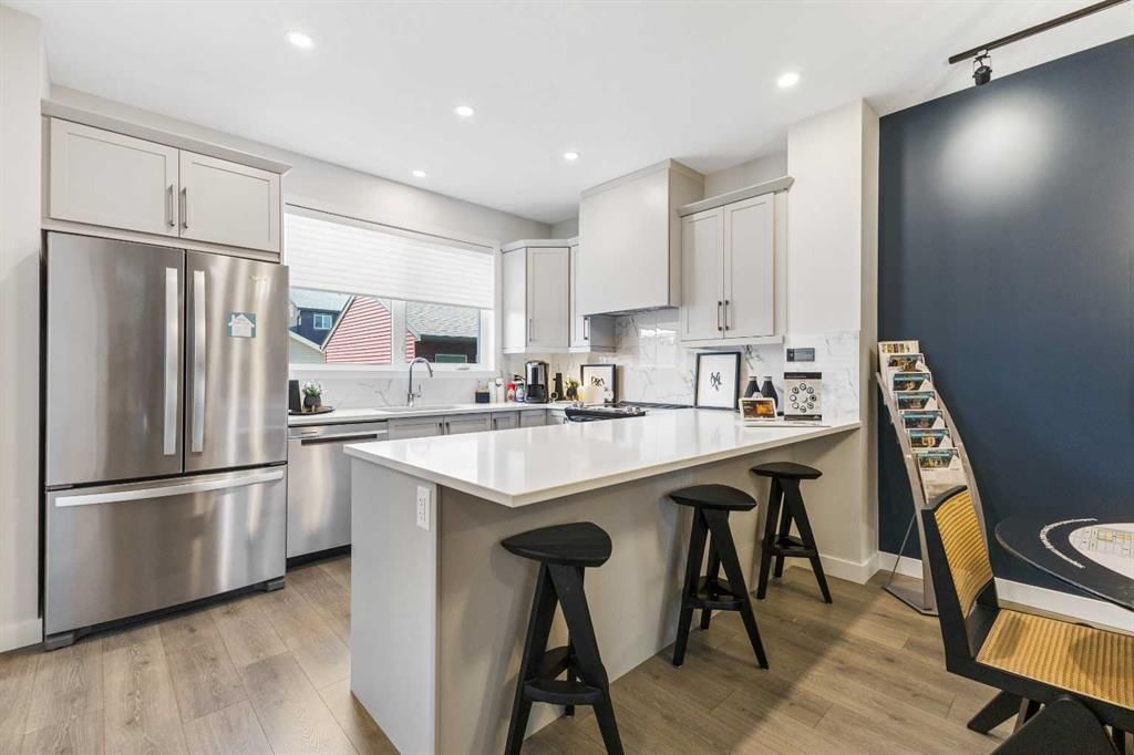63 Heirloom Boulevard SE, Calgary — photo 2 of 15