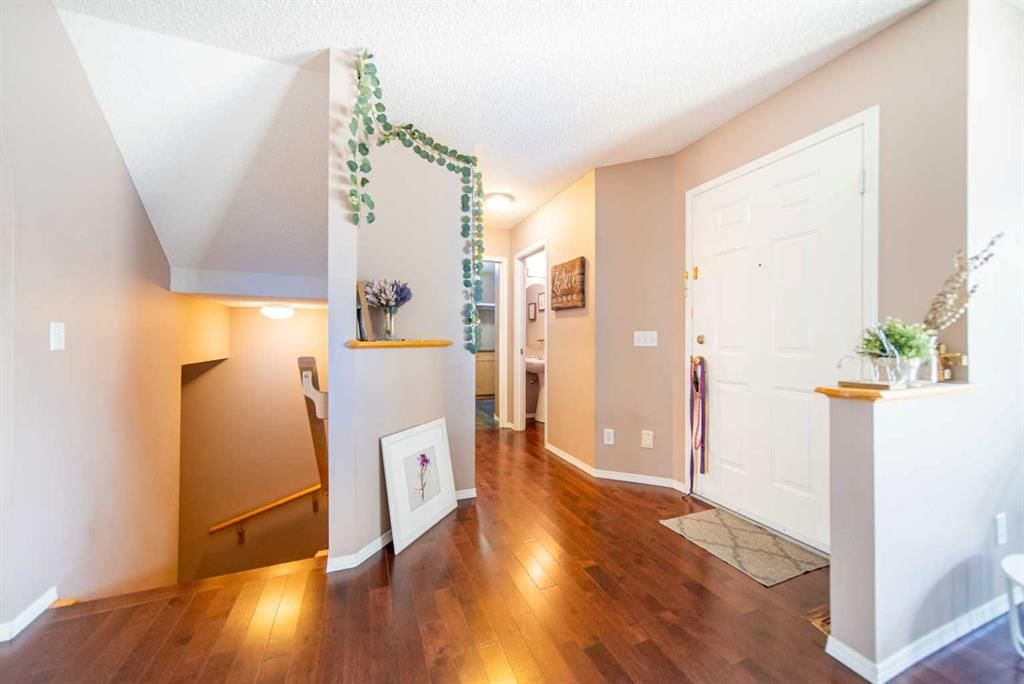 39 Citadel Crest Heath NW, Calgary — photo 4 of 29