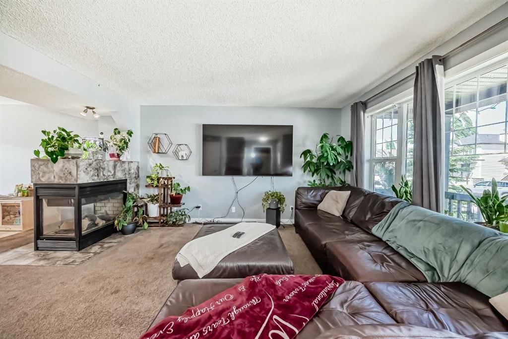47 Bridlecrest Boulevard SW, Calgary — photo 4 of 43