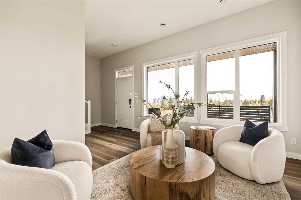 415 Sovereign Common SW, Calgary — photo 3 of 45