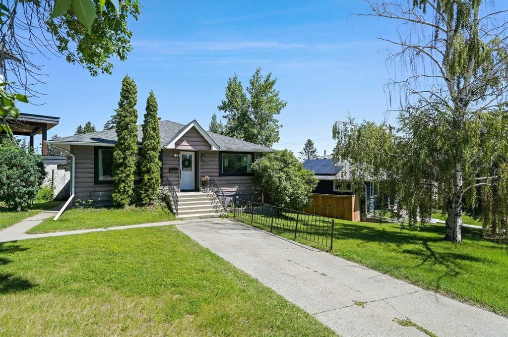 2326 19 Street SW, Calgary — main listing photo
