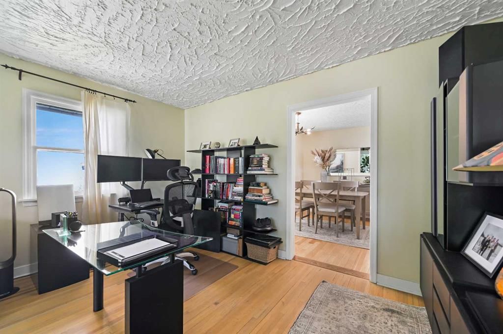 2326 19 Street SW, Calgary — photo 5 of 38