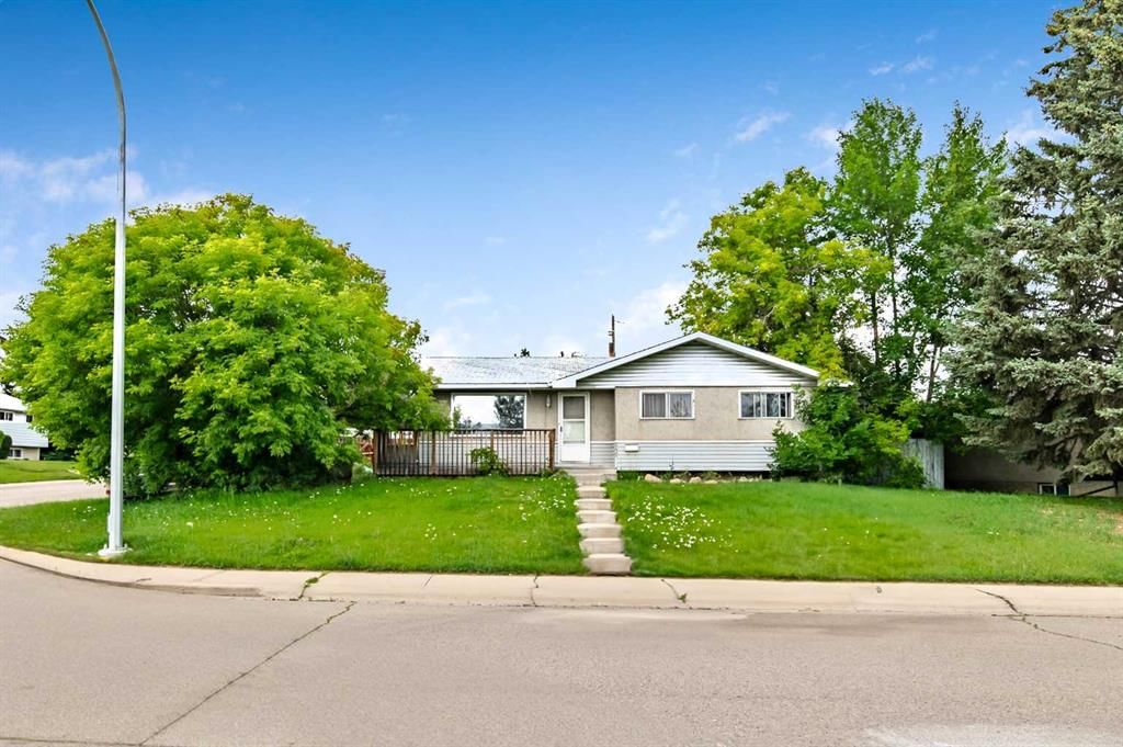 3403 73 Street NW, Calgary — main listing photo