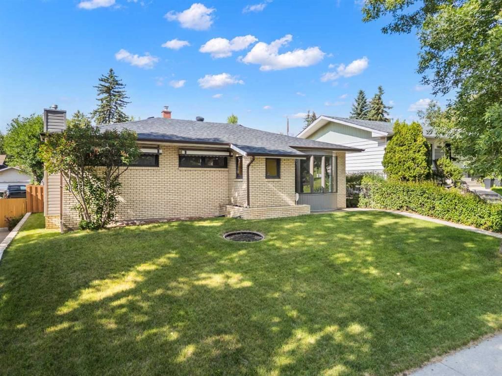 127 Fawn Crescent SE, Calgary — photo 3 of 50
