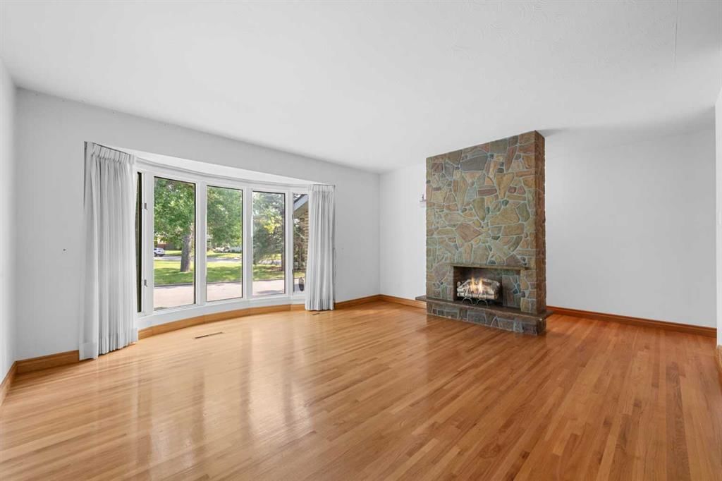 127 Fawn Crescent SE, Calgary — photo 5 of 50