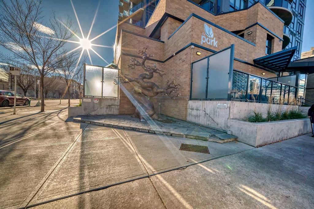 202, 303 13 Avenue SW, Calgary — photo 2 of 46