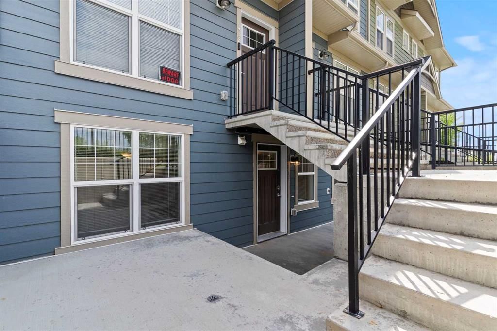 414 Cranbrook Square SE, Calgary — photo 4 of 48