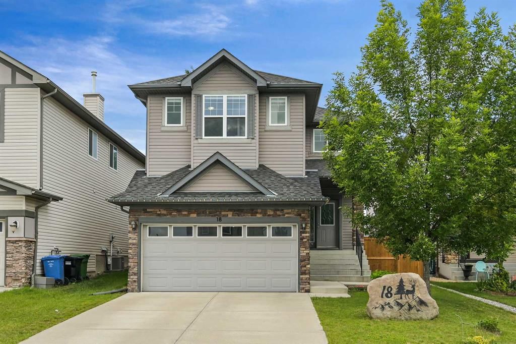 18 Royal Birch Way NW, Calgary — photo 2 of 50