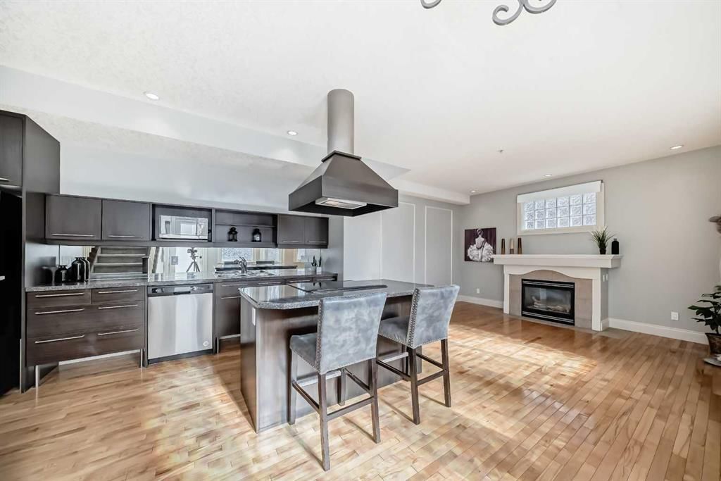 1313 7 Street SW, Calgary — photo 3 of 35