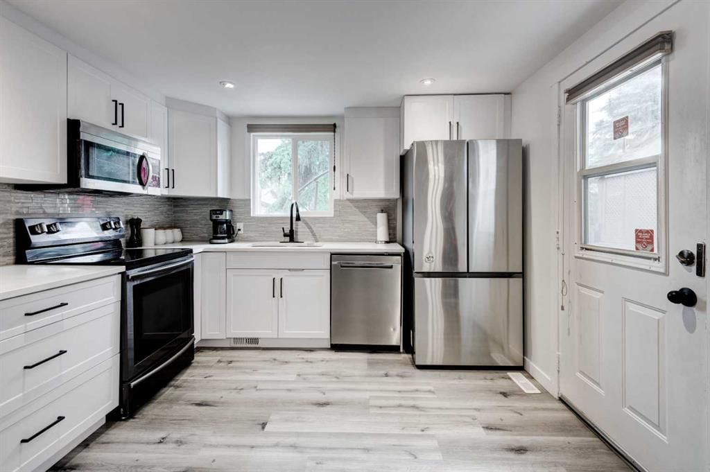 1511 22 Avenue NW, Calgary — photo 5 of 47