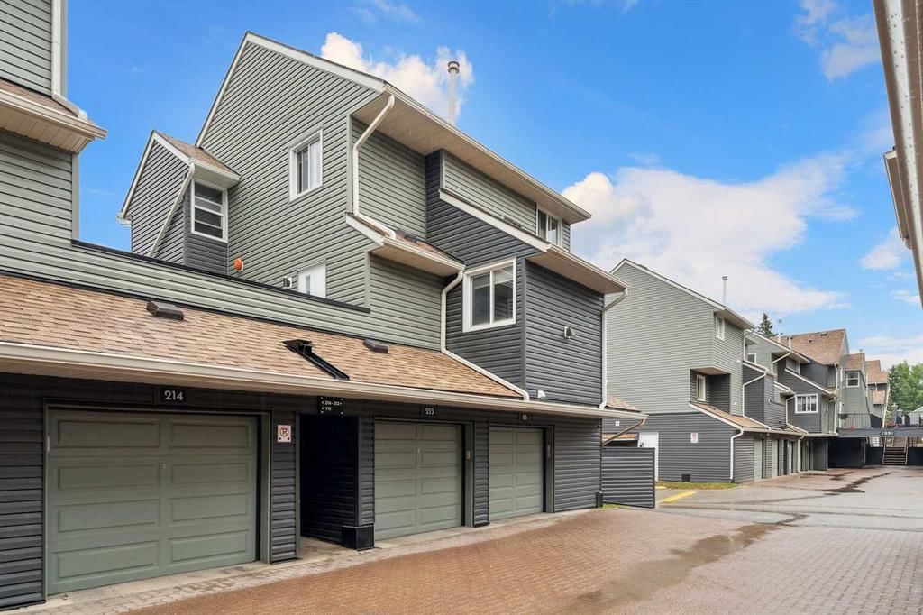 113, 34 Glamis Green SW, Calgary — photo 2 of 48