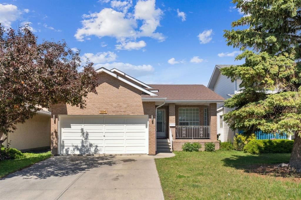 894 Applewood Drive SE, Calgary — main listing photo