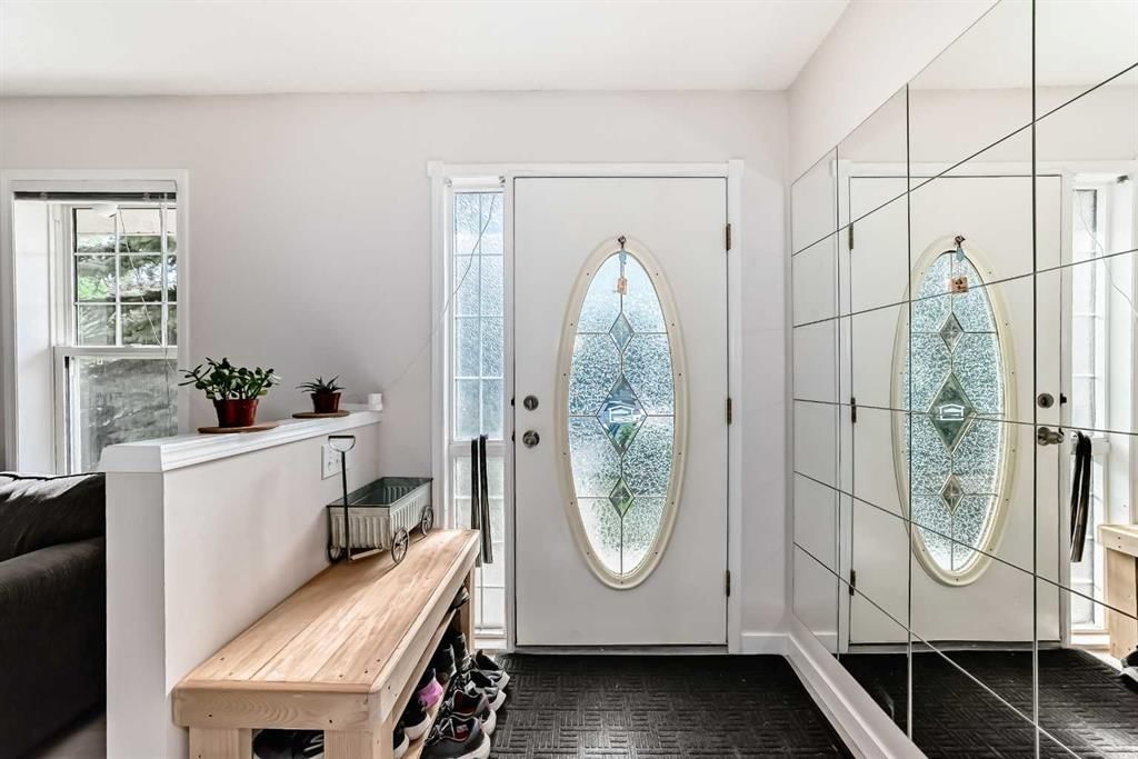 23 Hidden Ranch Road NW, Calgary — photo 4 of 42