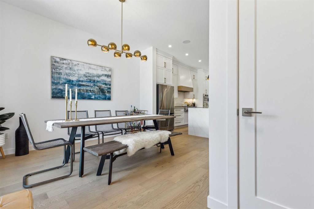 2035 Westmount Road NW, Calgary — photo 4 of 45