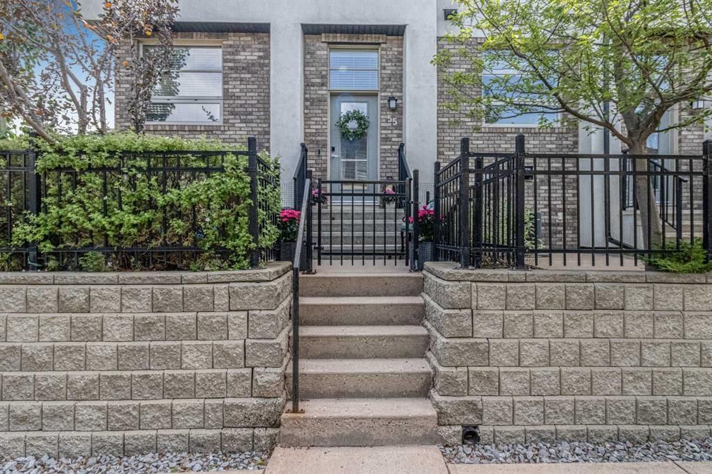 55 Aspen Hills Common SW, Calgary — main listing photo