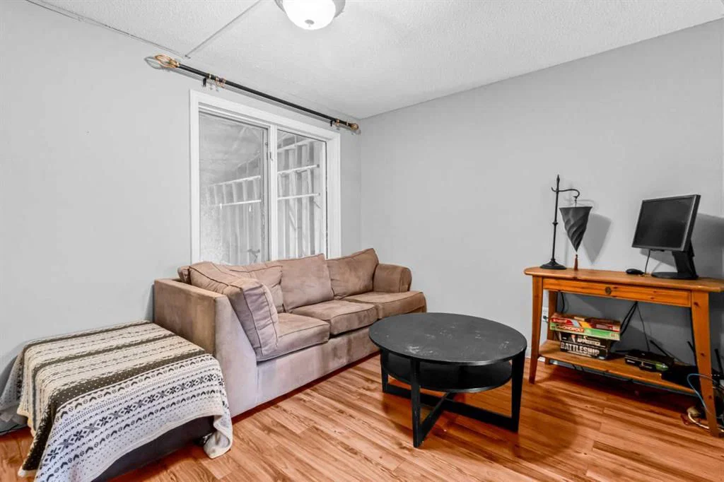 55 Penworth Close SE, Calgary — photo 2 of 43
