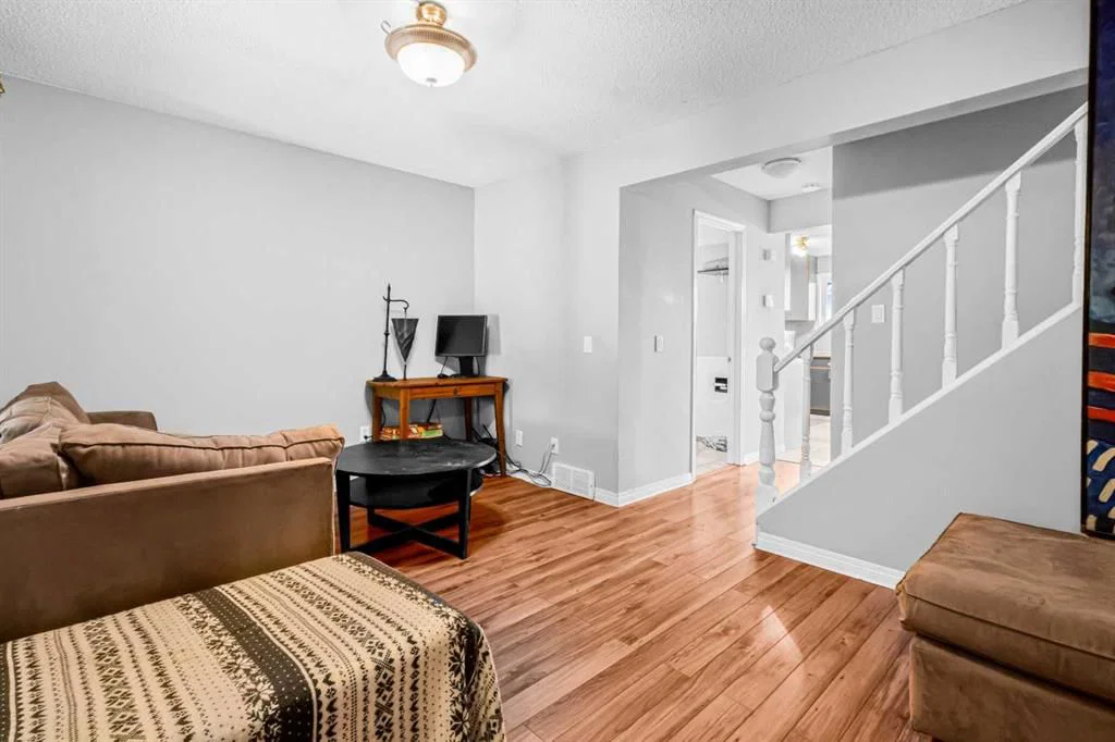 55 Penworth Close SE, Calgary — photo 3 of 43